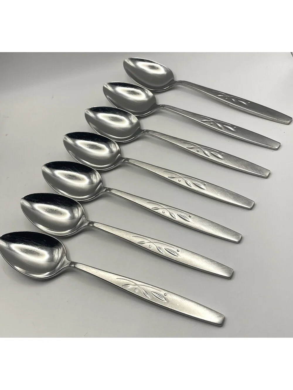 7- ONEIDA HEIRLOOM Cube Mark WILL O' WISP Stainless Teaspoon Lot ~6 1/8